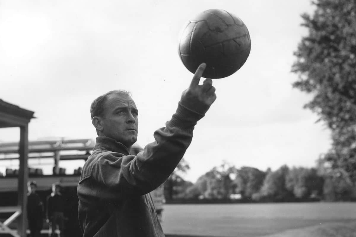 Spanish footballer Alfredo di Stefano, one of the world's greatest forwards