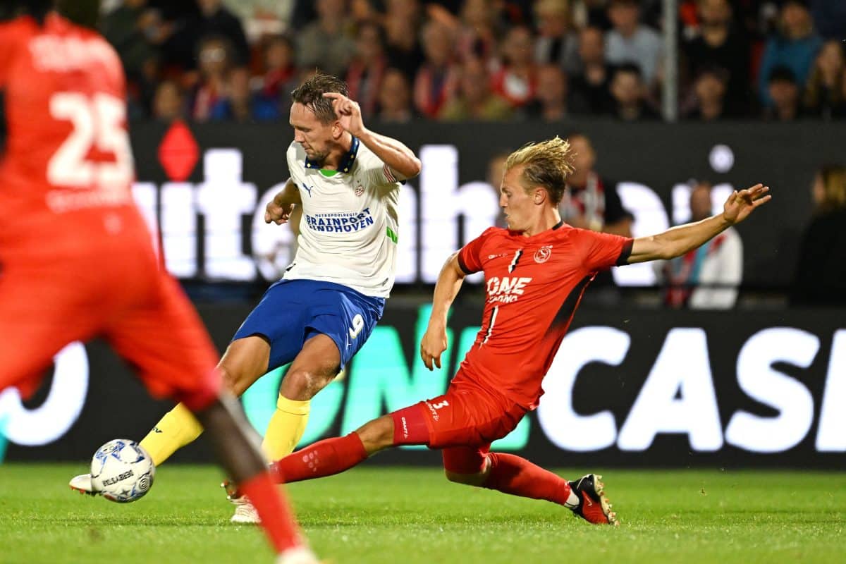 PSV - Almere City kijken