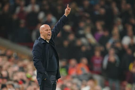 Arne Slot blijft nuchter ondanks sterke start Liverpool in de Premier League