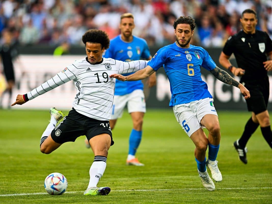 Itali&euml; - Duitsland kijken