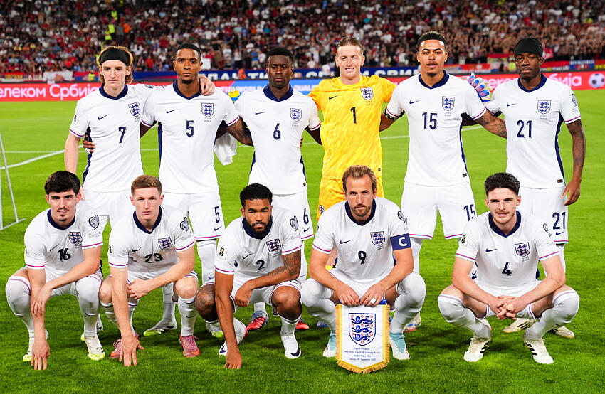 Les joueurs anglais s'alignent avant le match de qualification pour la Coupe du Monde de la FIFA 2026 (Groupe K) au stade Rajko Mitic de Belgrade. Date de la photo&nbsp;: mardi 9 septembre 2025. - Photo&nbsp;: Icon Sport