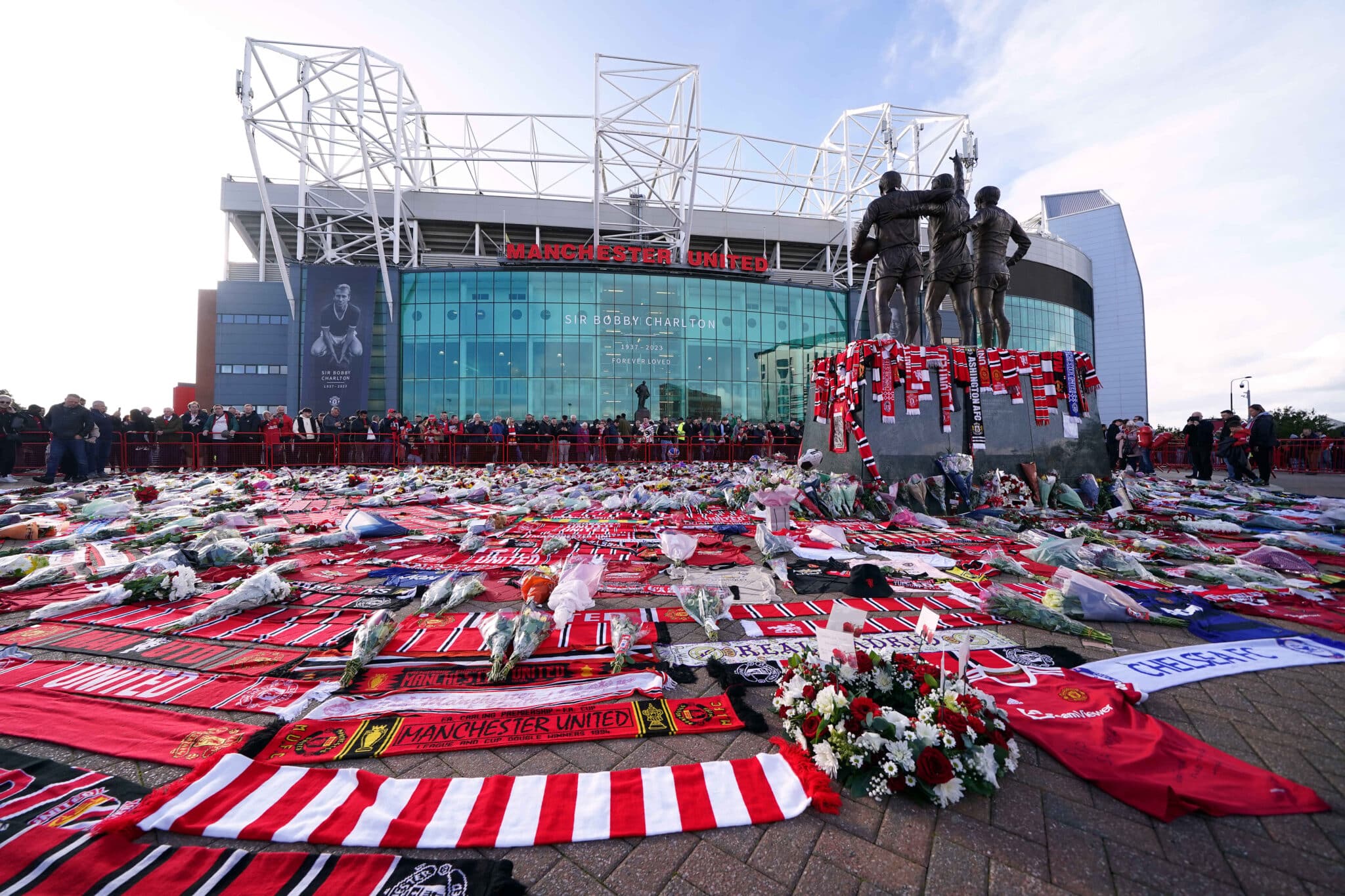 Tributes to Sir Bobby Charlton