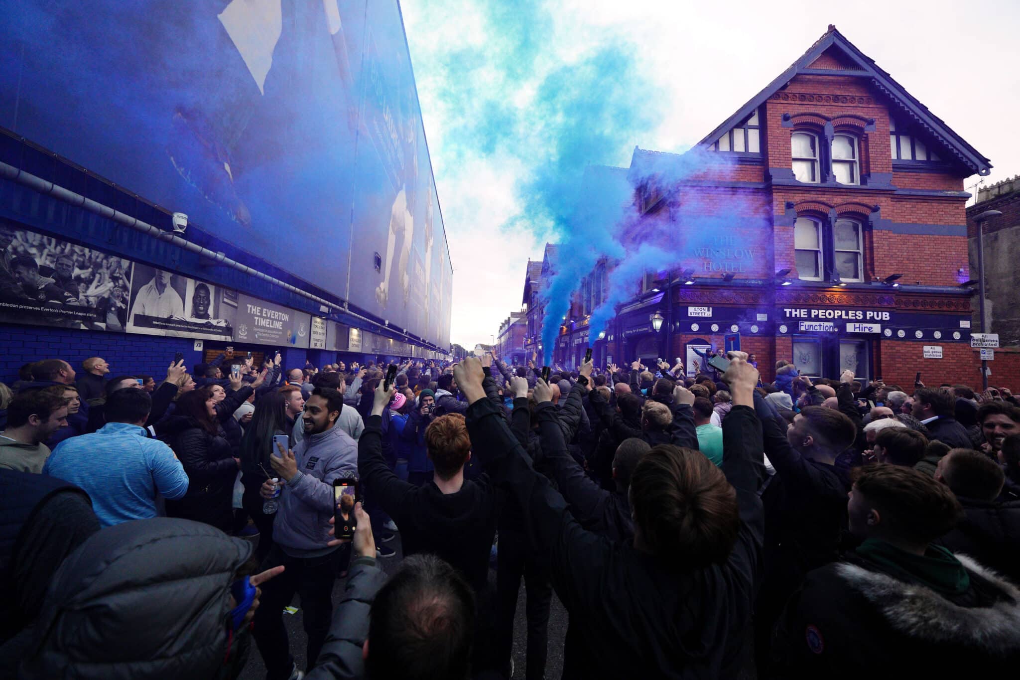 Everton blue smoke