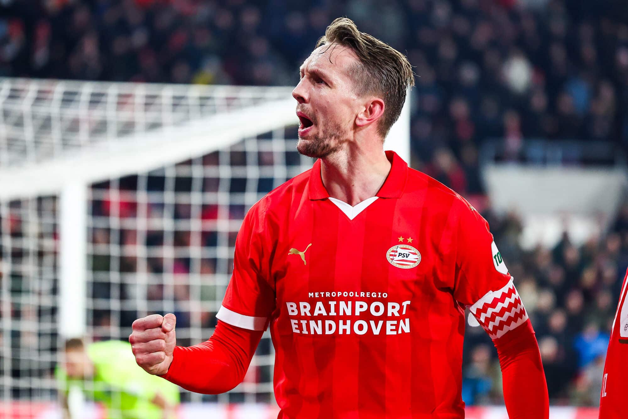 ПСВ срещу Арсенал Състави 1