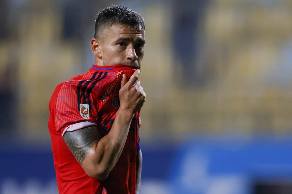 Charles Aranguiz player to watch