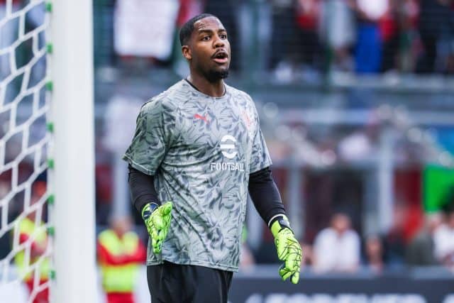 Mike Maignan Chelsea transfer rumours