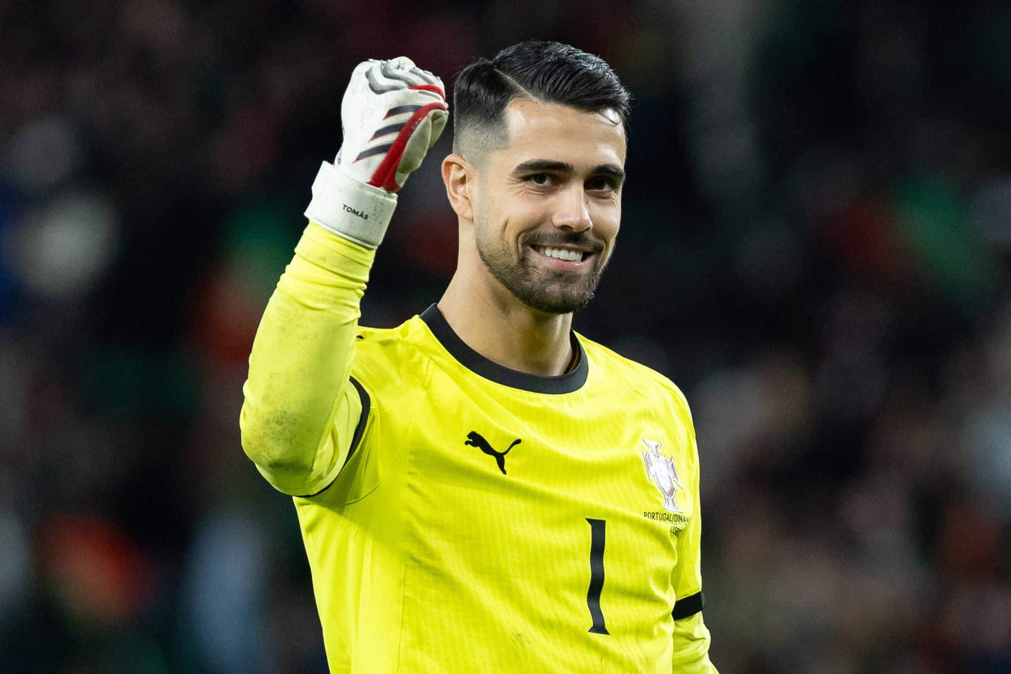 Chelsea to rival Man City, Man United for &pound;64.5m goalkeeper &ndash; Whisper+ verdict