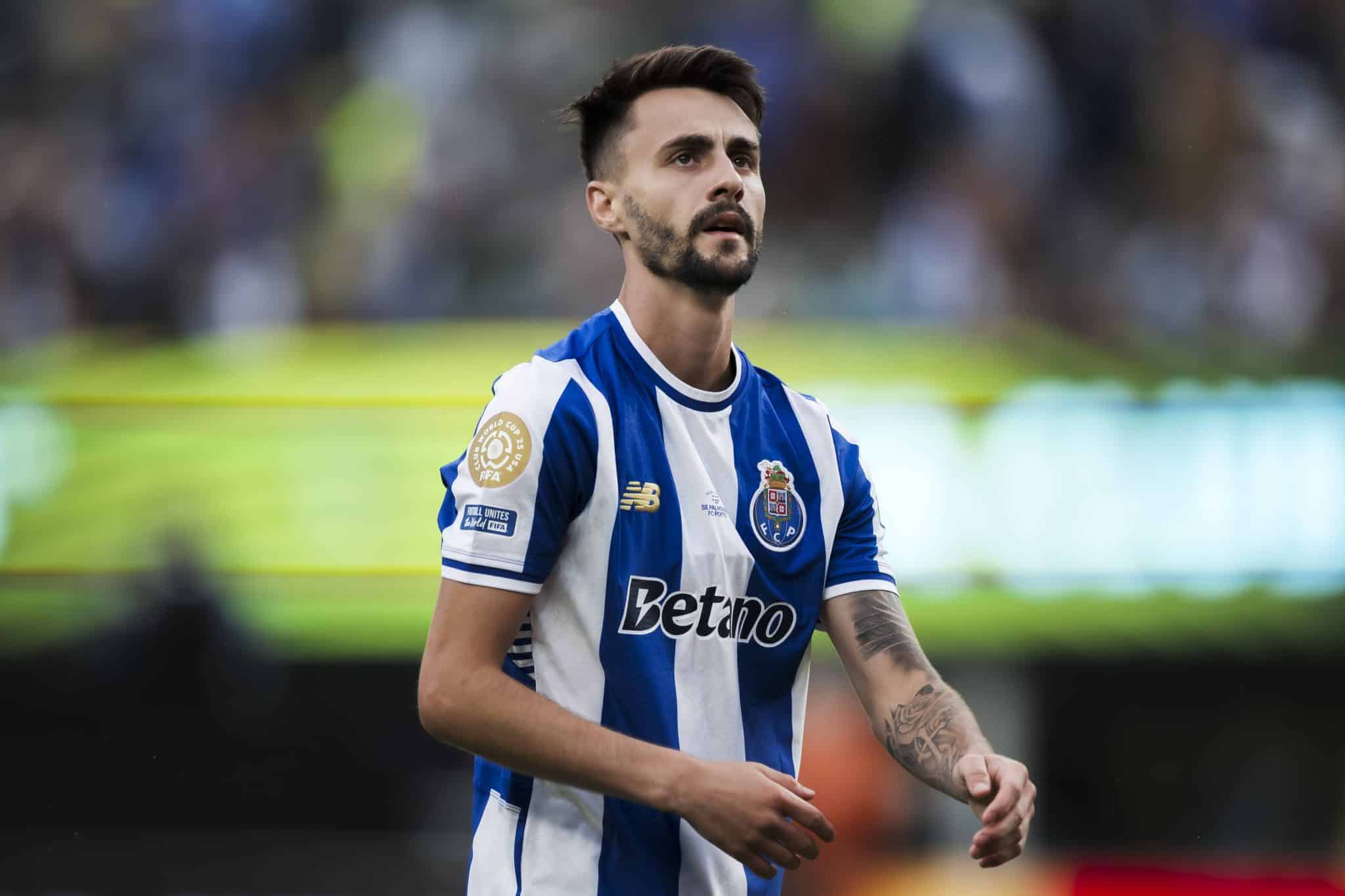 Today&rsquo;s Best Transfer Gossip & Rumours with Whispers Five: West Ham plotting move for Arsenal midfielder