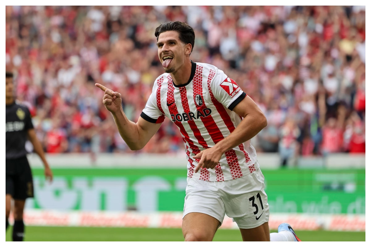 Igor Matanovic celebrating his goal || Imago