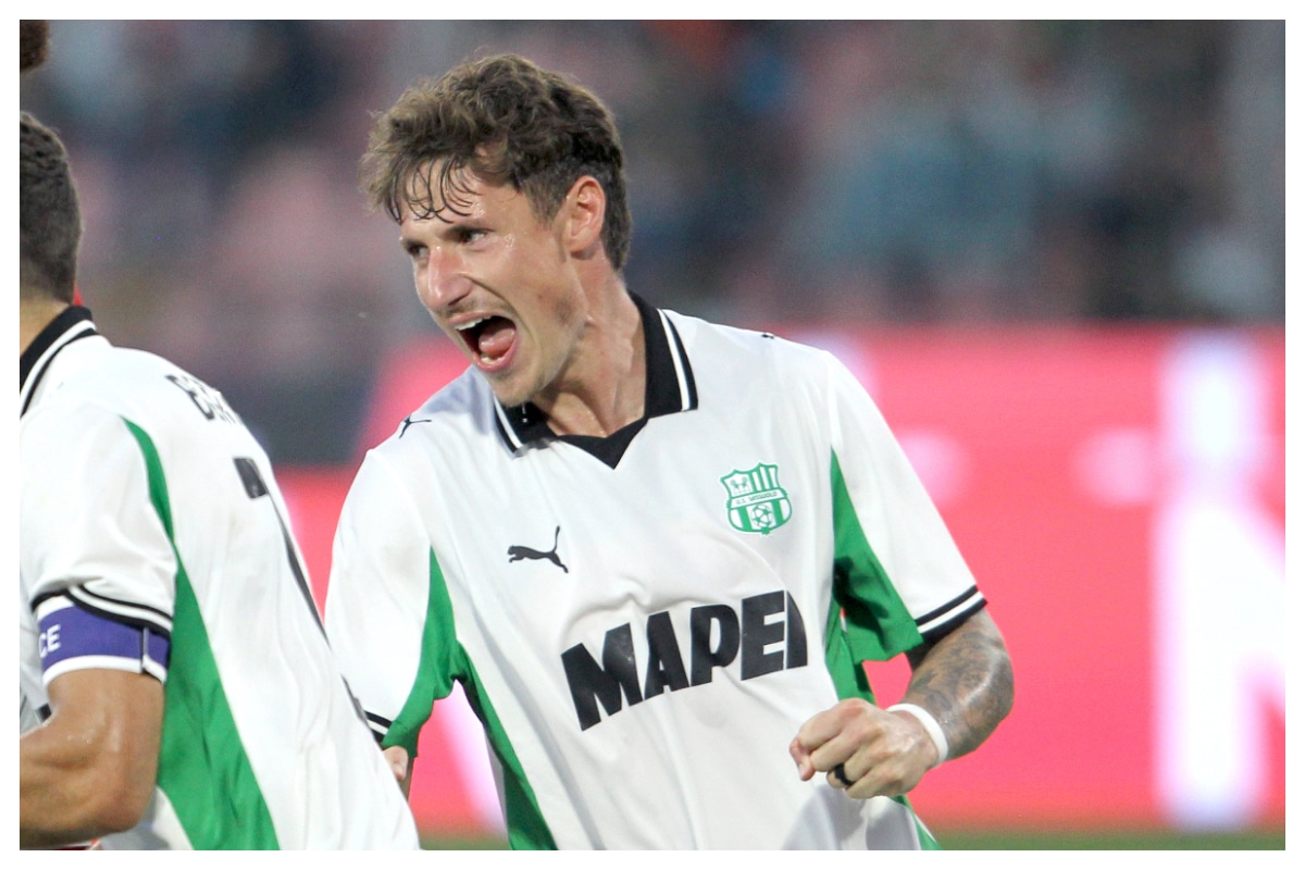 Andrea Pinamonti celerbrating || Imago