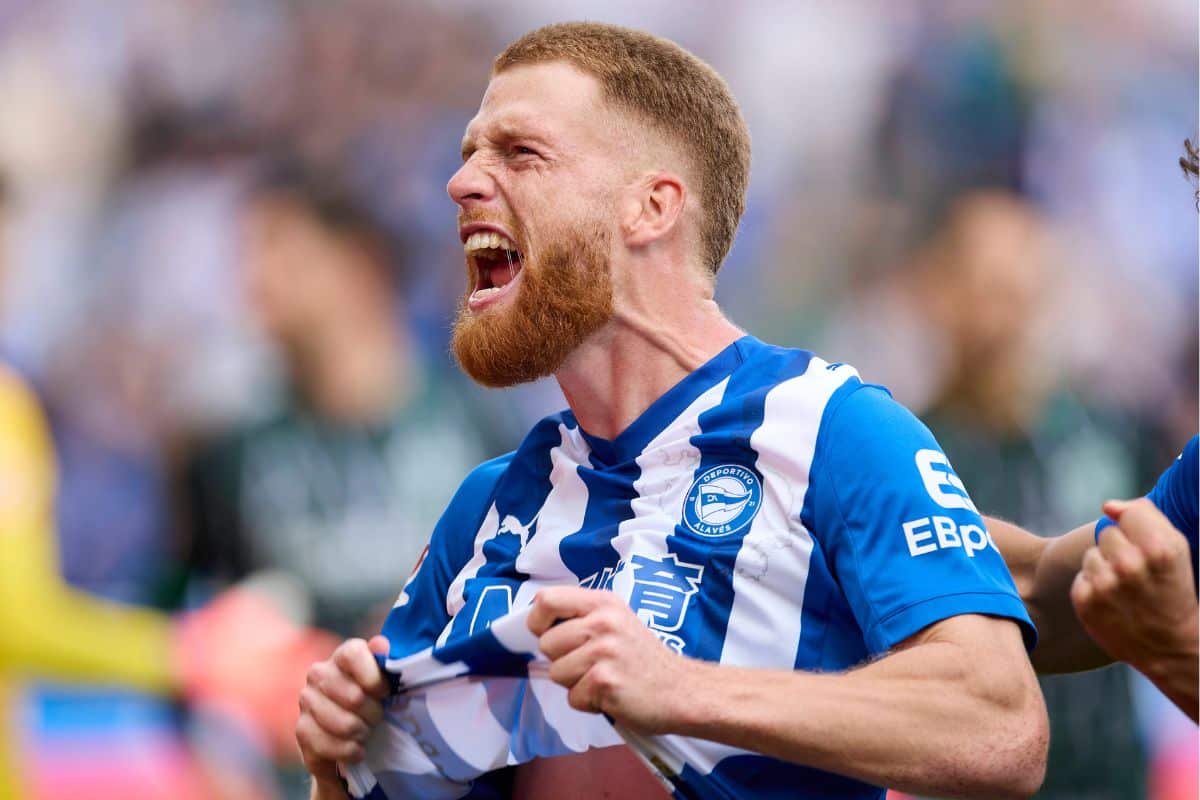 Carlos Vicente pictured celebrating a goal for Alaves.