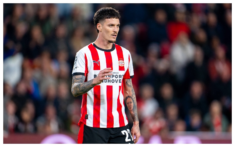 Dennis Man in action for PSV || CreditIMAGO / Orange Pictures
