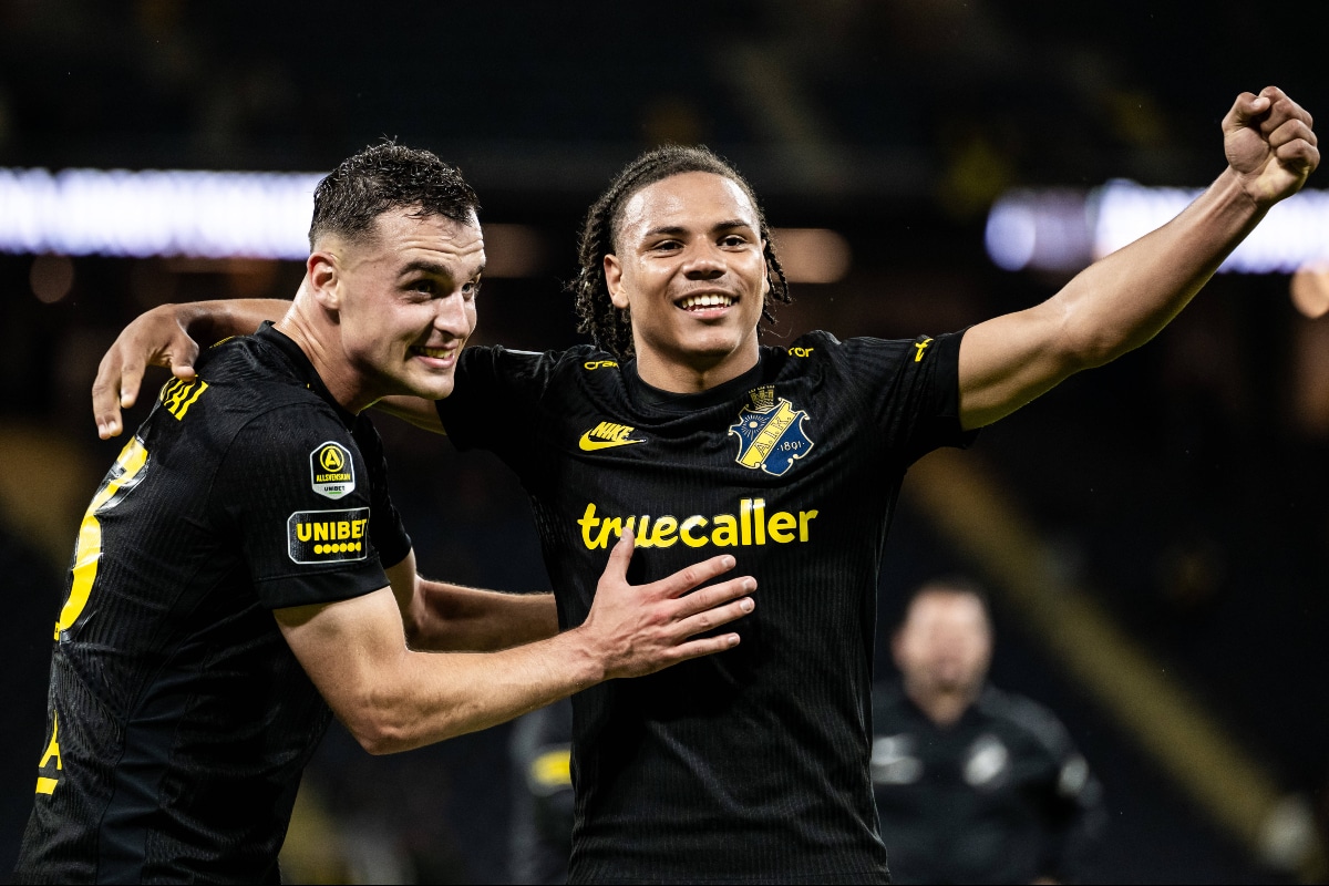 Manchester United transfer news: Red Devils open talks with 16-year-old wonderkid striker