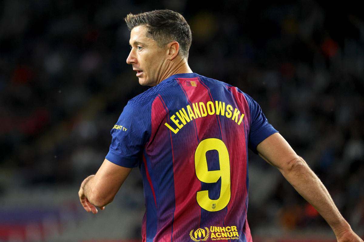Barcelona transfer news: Premier League club table bid for Robert Lewandowski
