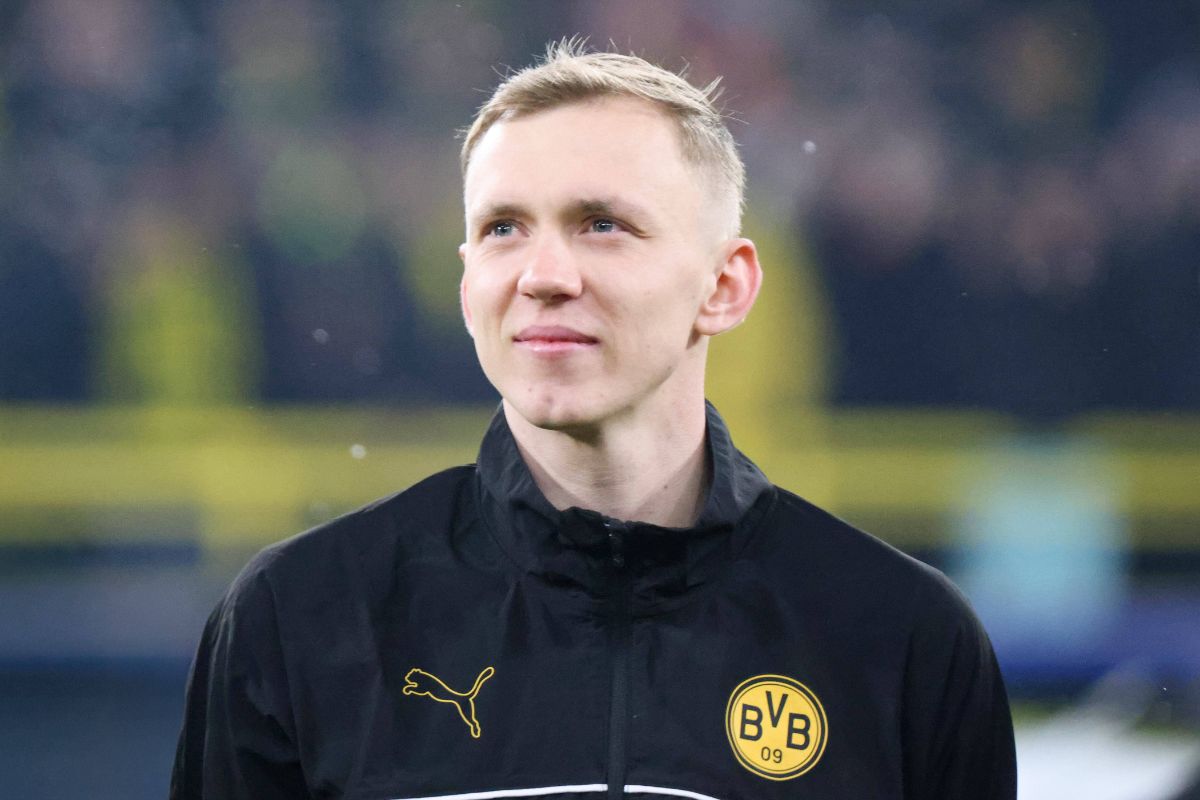 Maximilian Beier pictured in action for Borussia Dortmund