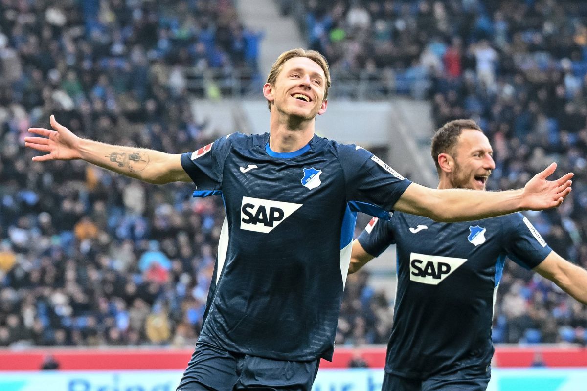 Wouter Burger in action for Hoffenheim