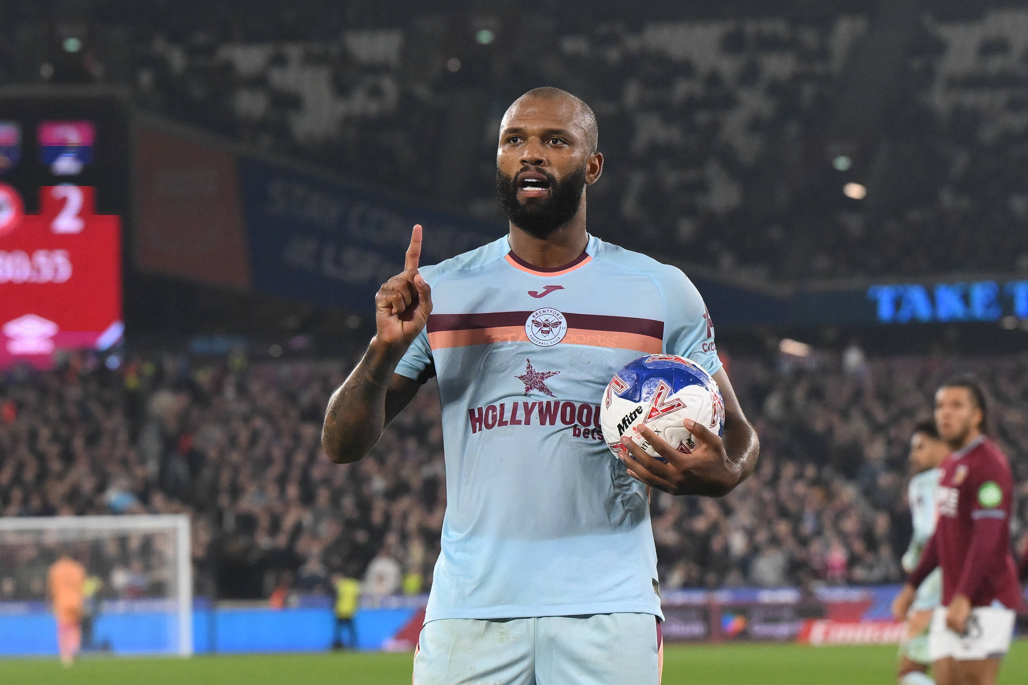 Igor Thiago of Brentford celebrates after scoring