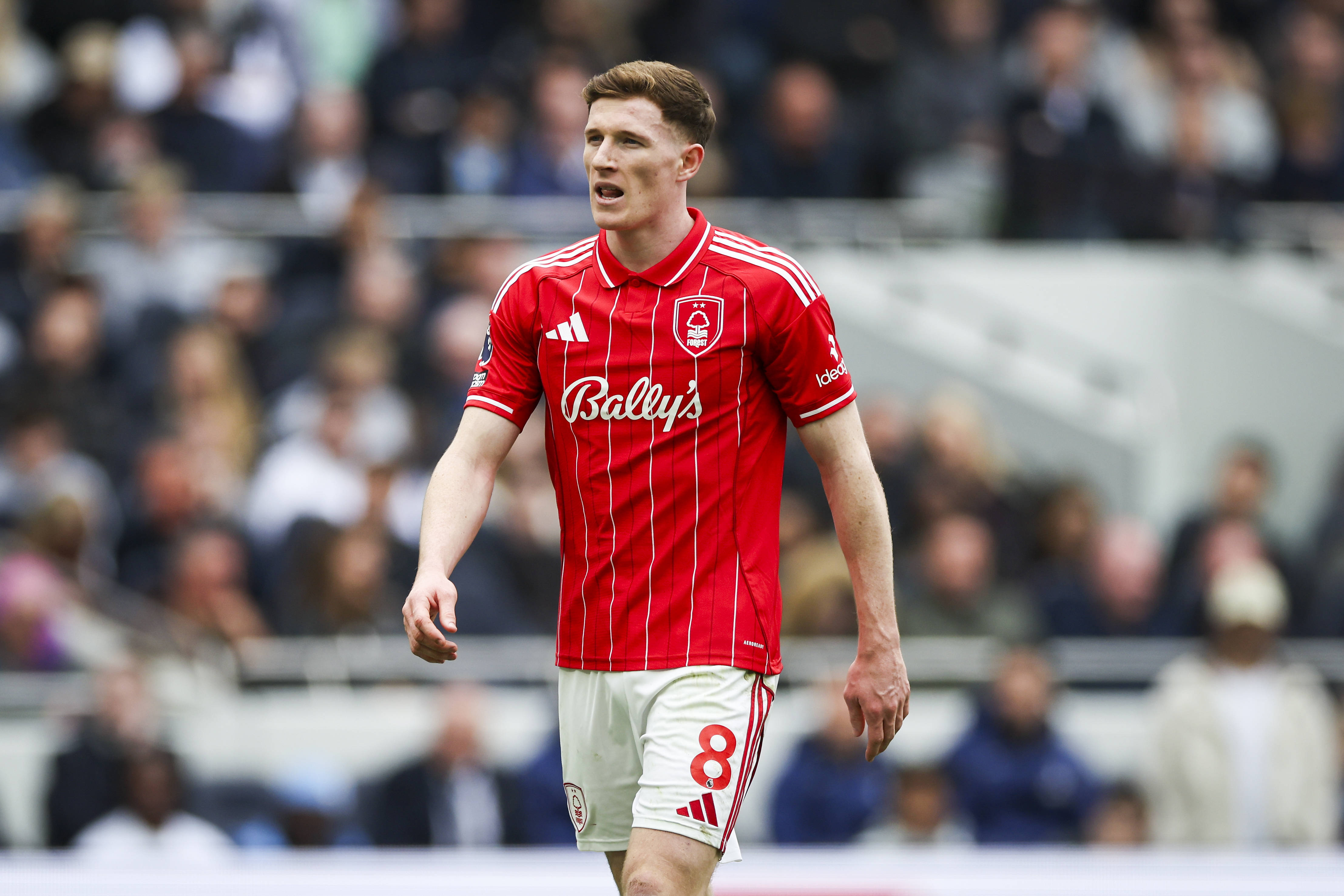 Nottingham Forest midfielder Elliot Anderson